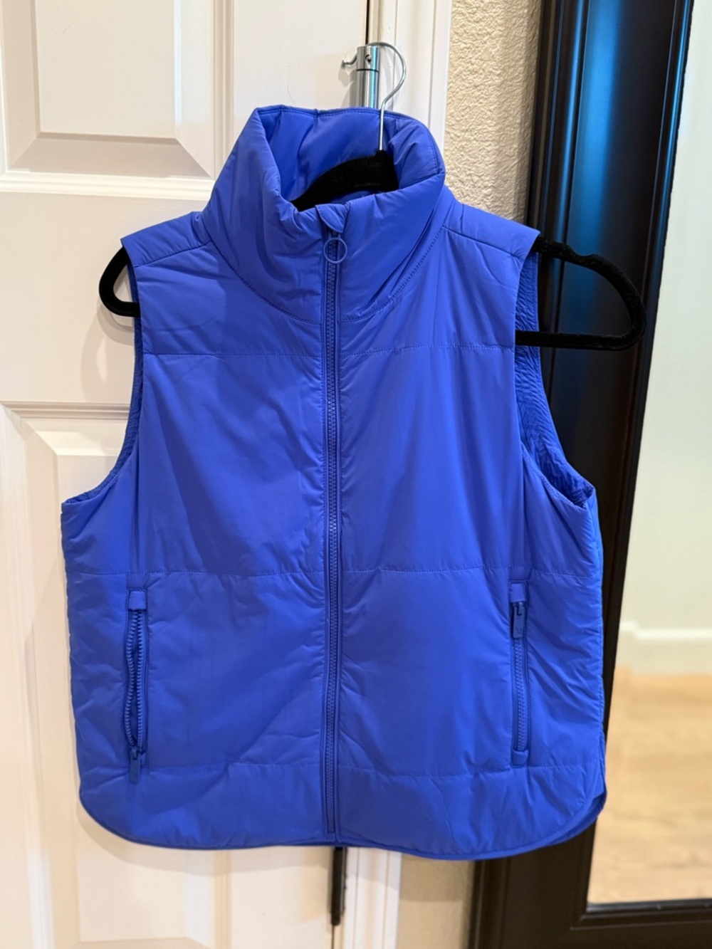 Vuori Bright Iris Canyon Puffer Vest Small